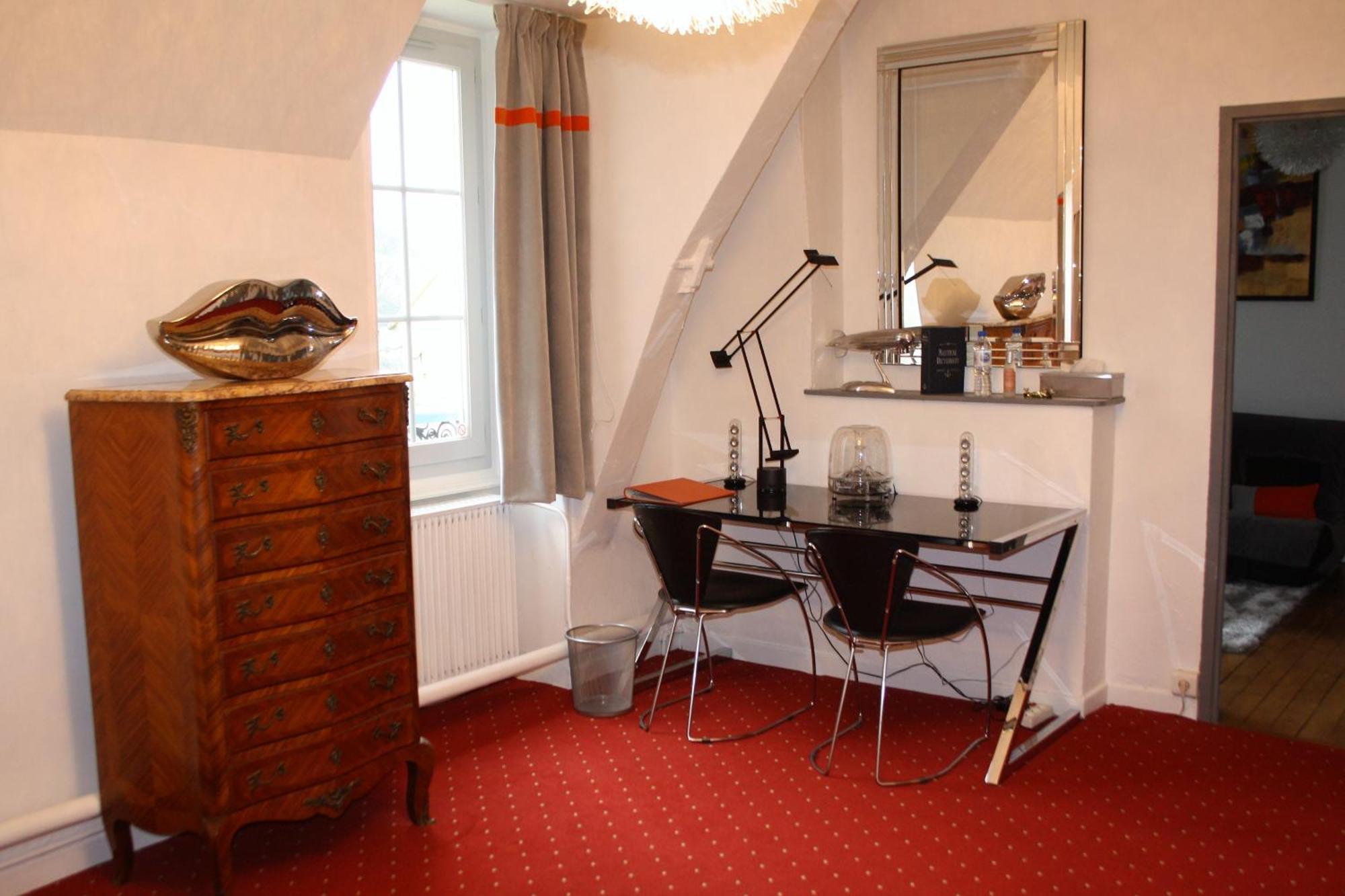 Relais Du Destin 호텔 Vertrieu 외부 사진