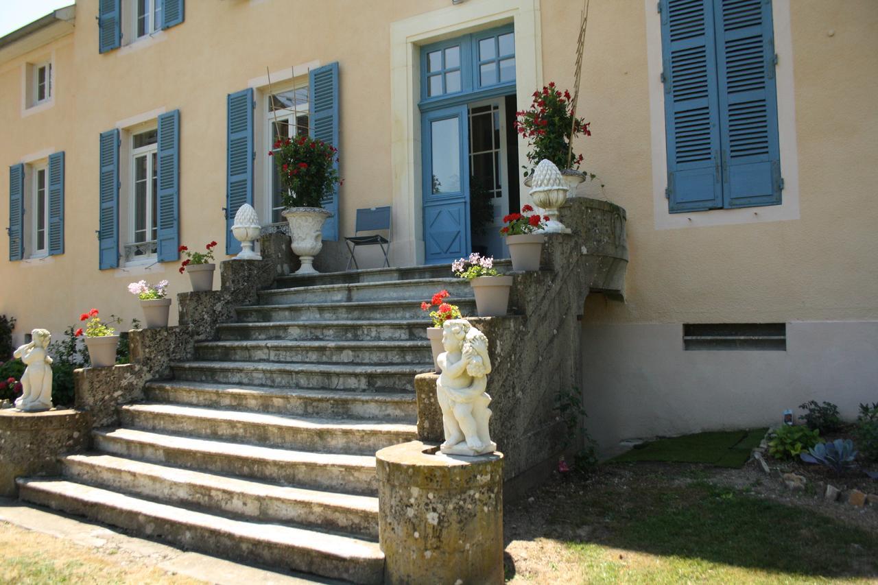 Relais Du Destin 호텔 Vertrieu 외부 사진